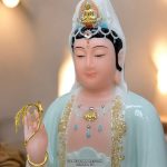 Tượng Phật Bà Quan Âm Áo Rủ Xanh Ngọc đẹp QA-006