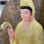 Tượng Quan Âm bằng bột đá thạch anh mã số QA-019