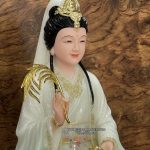 tượng Phật Bà Quan Âm xanh ngọc viền vàng đẹp