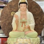 Tượng Quan Âm Vẽ Gấm Non Nước đẹp bằng bột đá