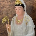 Tượng Quan Âm Trắng Đế Sen nhiều tầng